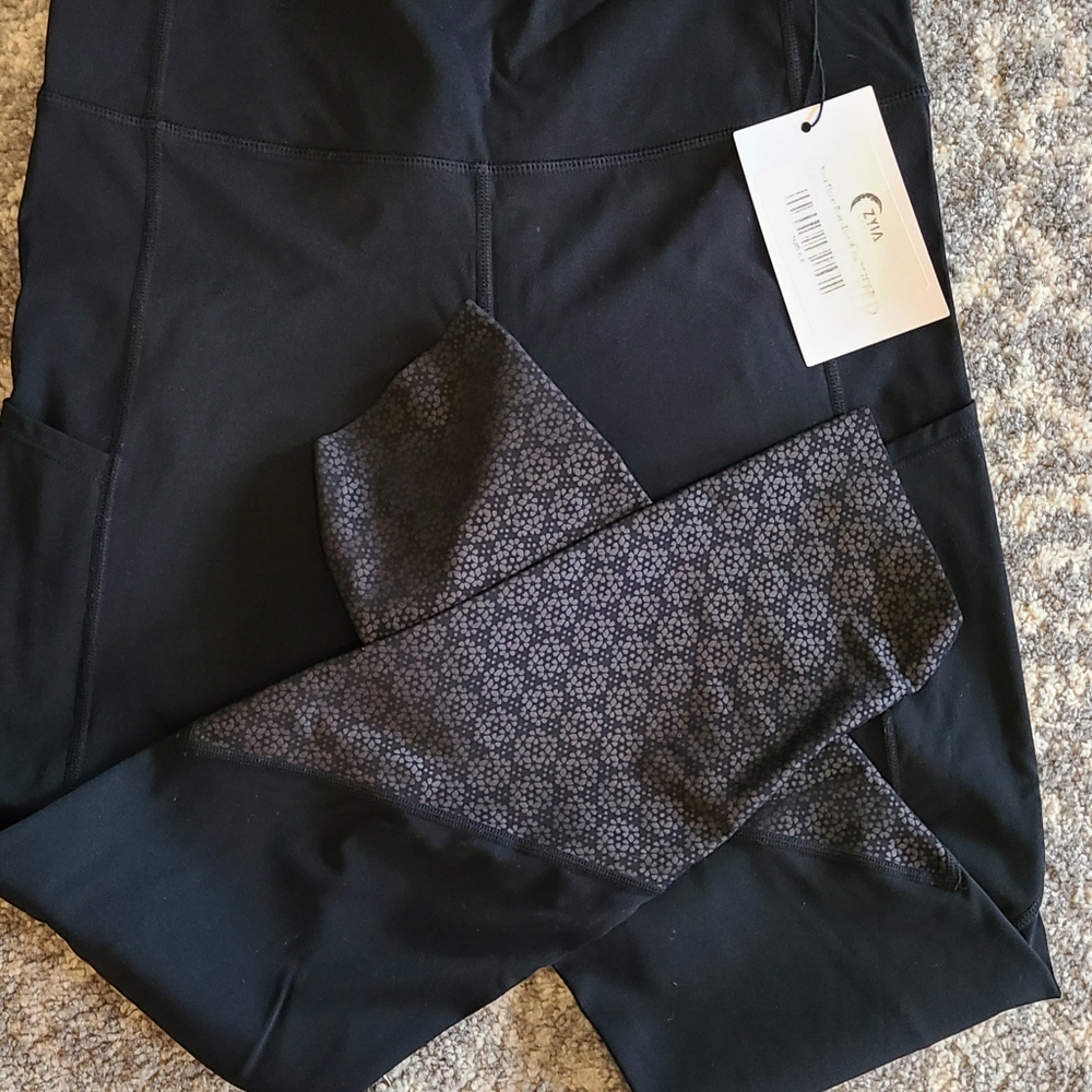 Zyia Active Black Flower Power Luxe Hi-Rise Legging